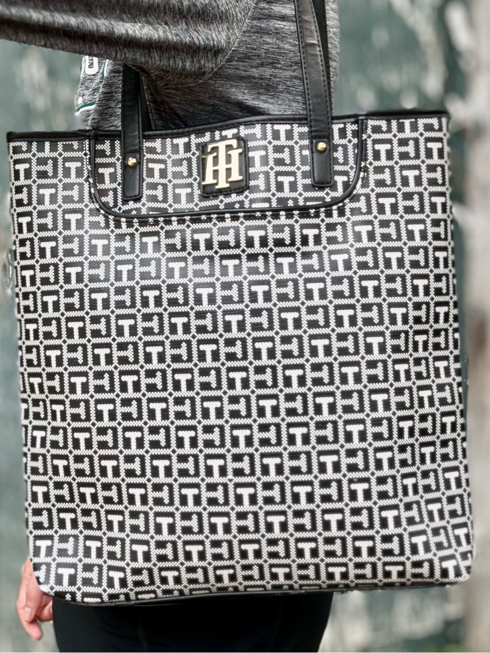 Tommy Hilfiger Black & White Logo Print Shoulder Bag Tote with Wristlet Vegan - Picture 3 of 12